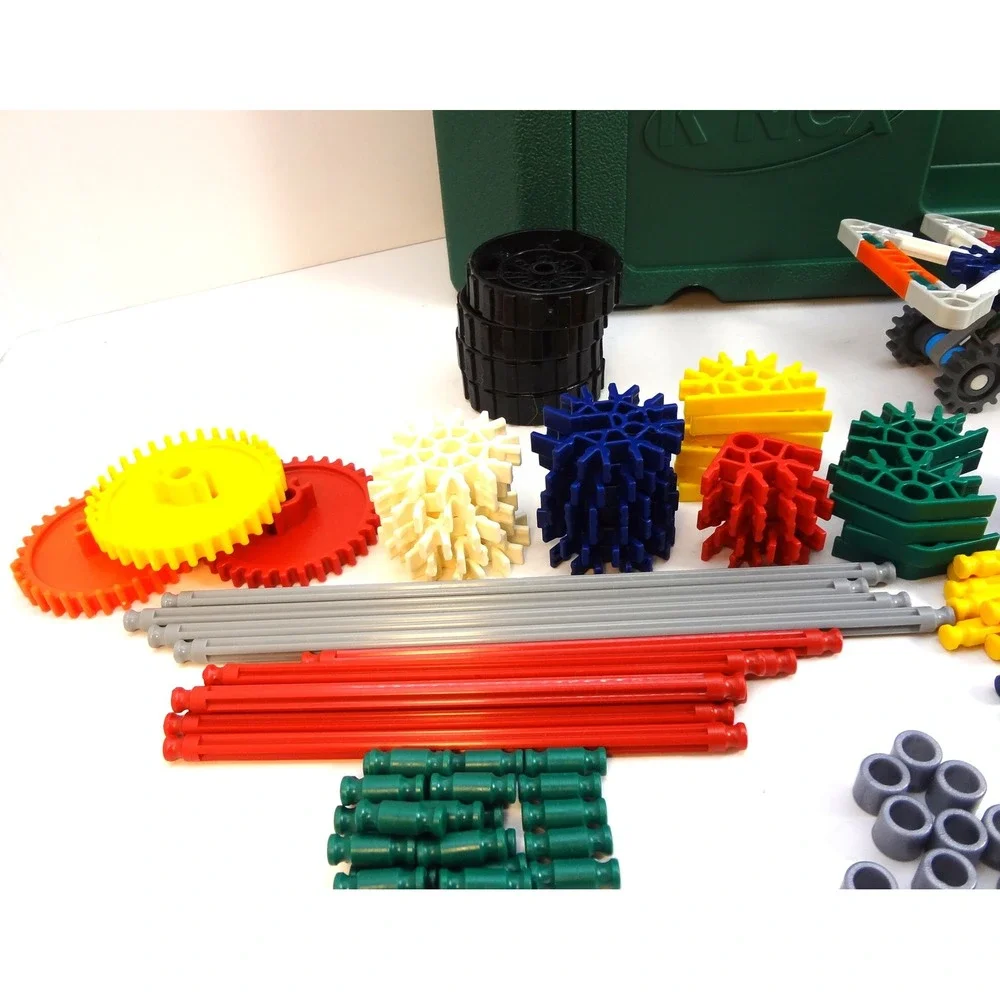 K'NEx Building Toy Set Construction Kit‎ Storage Case and Assorted Pieces